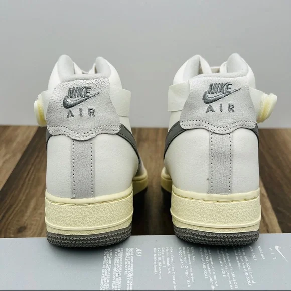 Nike Air Force 1 High LE - Picture 5 of 8